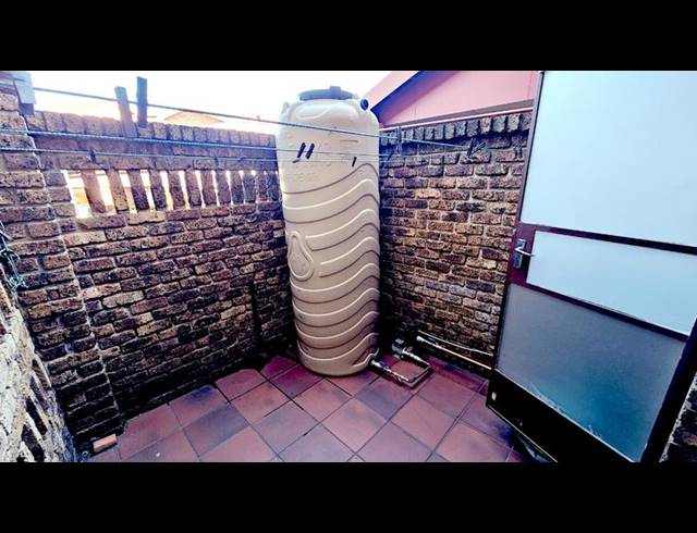 2 BEDROOM DUPLEX FOR SALE IN ALBEMARLE EXT 1